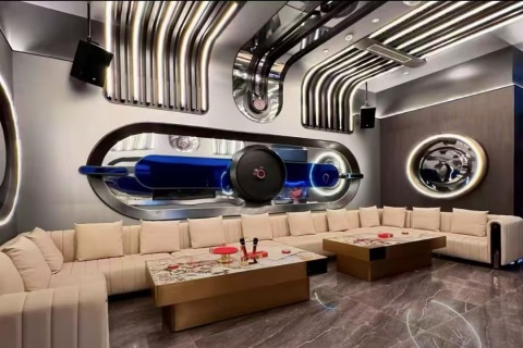 羊城夜场招女营销 青春舞台自由绽放